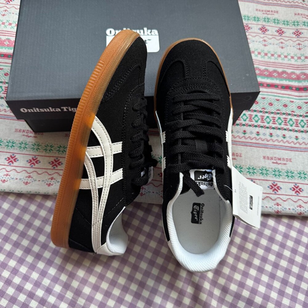 Onitsuka Tiger Tokuten Sports Shoes Black White